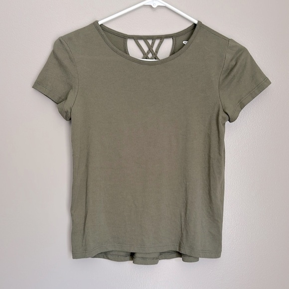 Set of 2- girls old navy tees - Picture 5 of 7